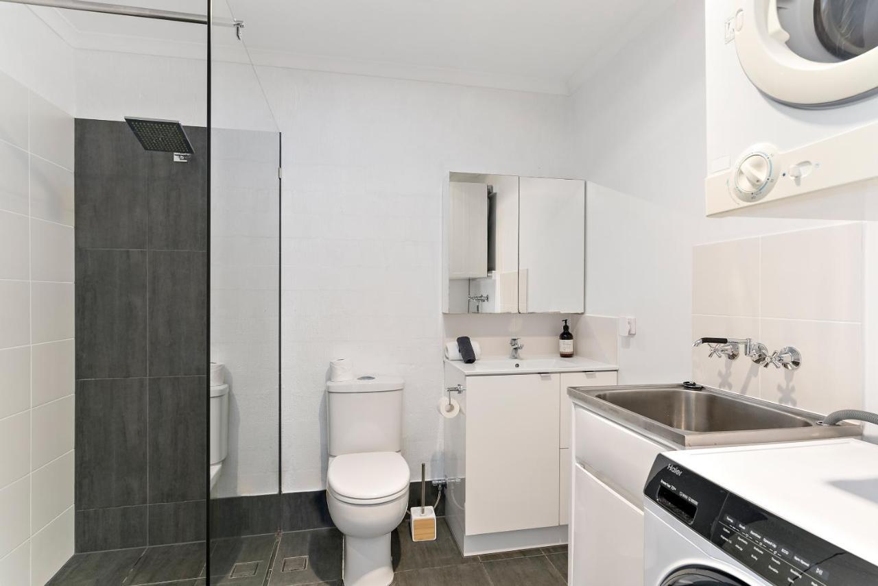 Stylish Townhouse, Private Courtyard Walk To Beach Noosaville Εξωτερικό φωτογραφία