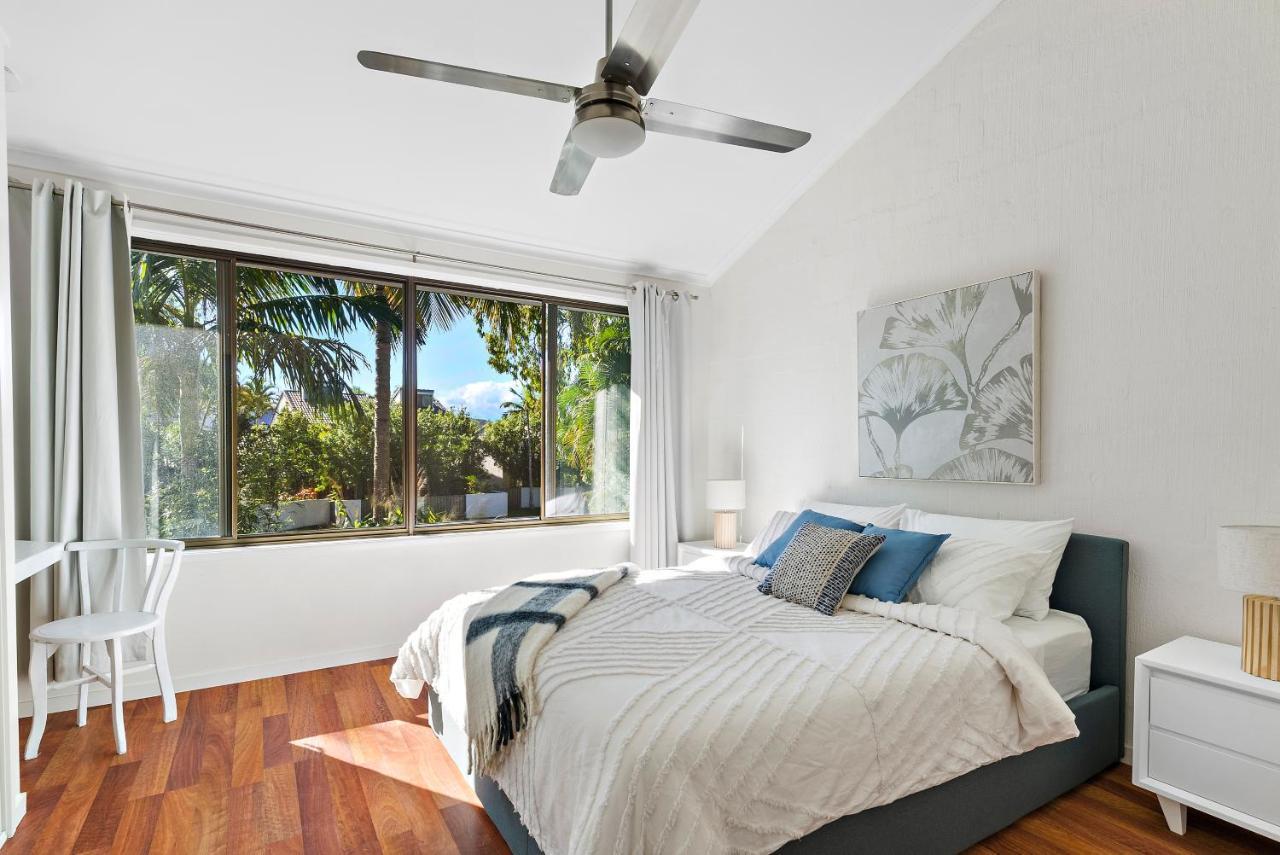 Stylish Townhouse, Private Courtyard Walk To Beach Noosaville Εξωτερικό φωτογραφία
