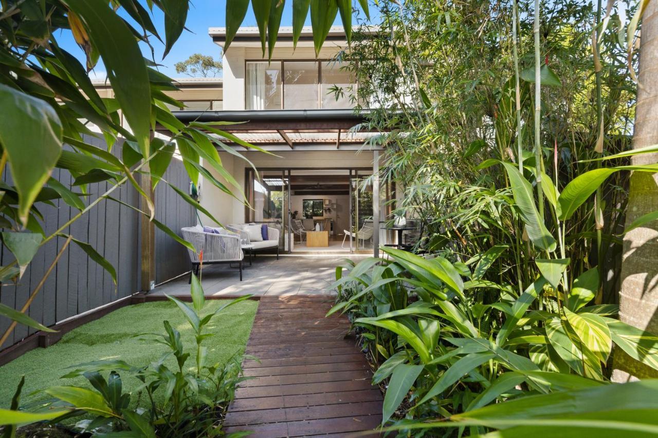 Stylish Townhouse, Private Courtyard Walk To Beach Noosaville Εξωτερικό φωτογραφία