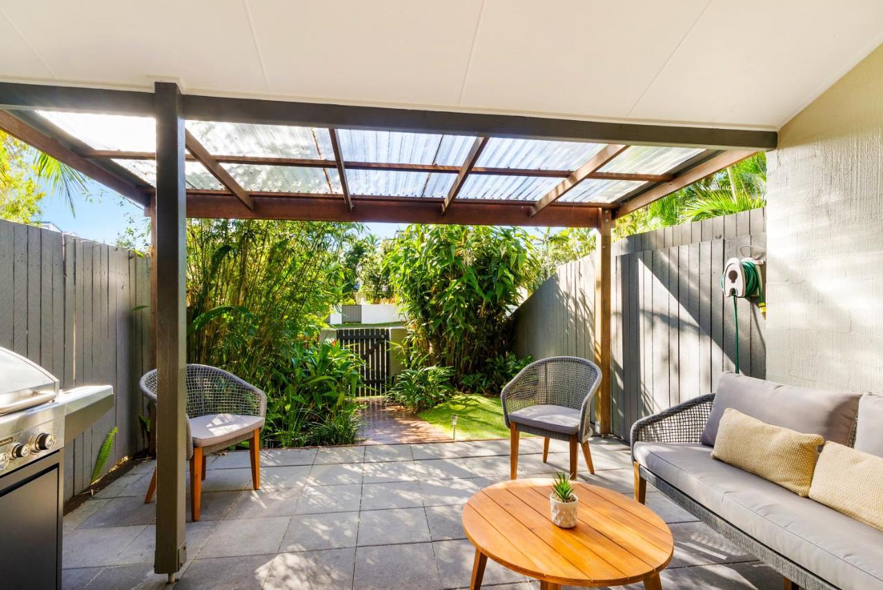 Stylish Townhouse, Private Courtyard Walk To Beach Noosaville Εξωτερικό φωτογραφία