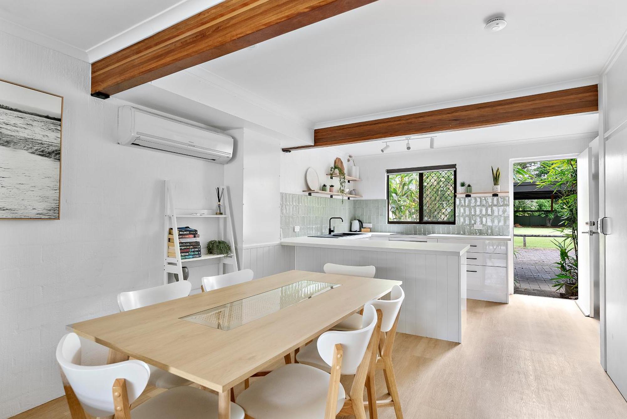 Stylish Townhouse, Private Courtyard Walk To Beach Noosaville Εξωτερικό φωτογραφία